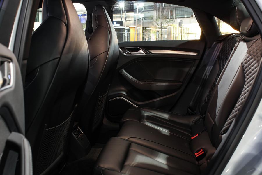 Интерьер Audi S3 Sedan (8V) 2016 года  (NA) (фото 25 из 40)